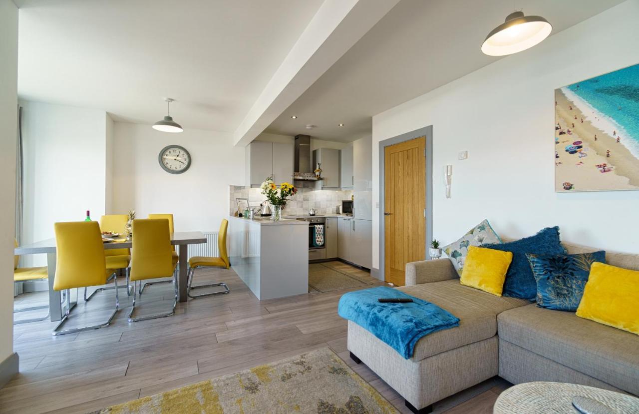 Portrush Penthouse Villa Bagian luar foto