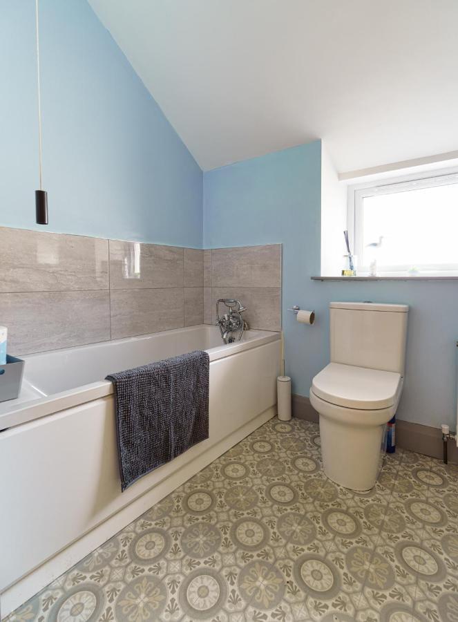 Portrush Penthouse Villa Bagian luar foto
