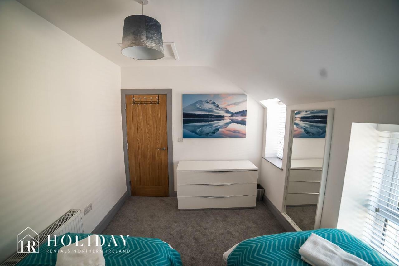 Portrush Penthouse Villa Bagian luar foto