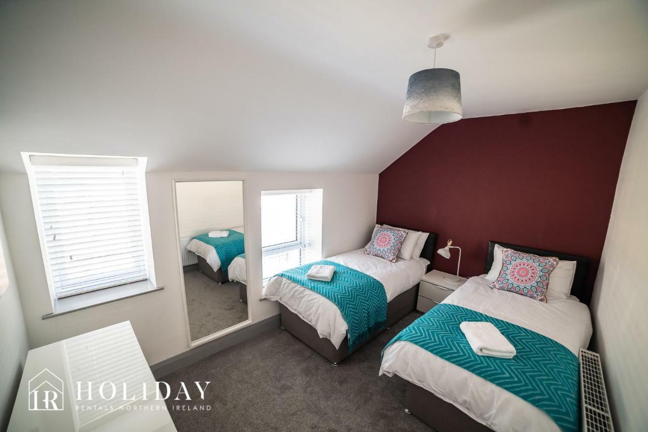Portrush Penthouse Villa Bagian luar foto
